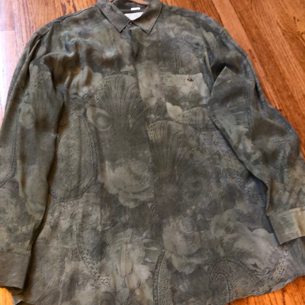 Men’s multi color long sleeve shirt